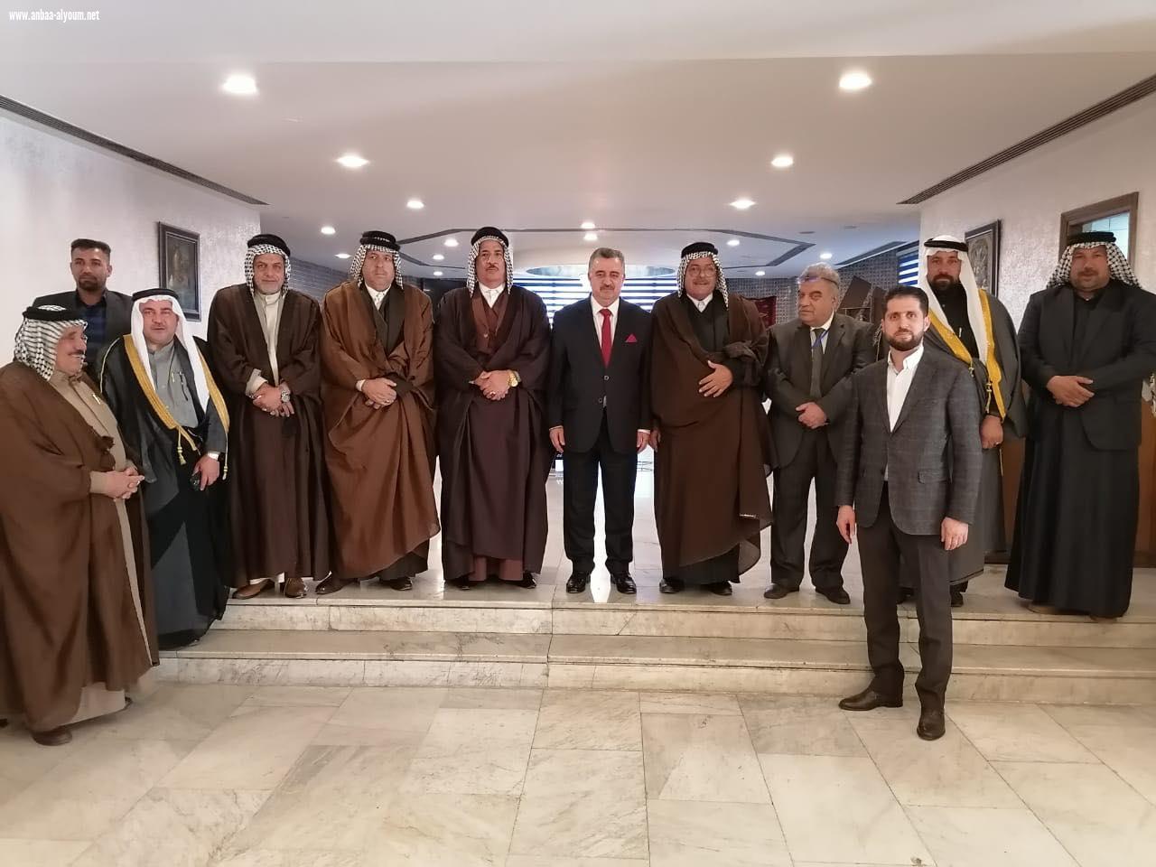 السفير عمر البرزنجي يستقبل عددا من شيوخ بني الحسن في مقر اقامته في فندق المنصور 