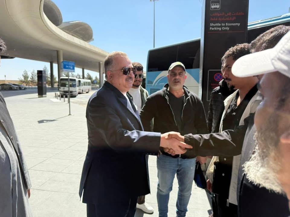سفير جمهورية العراق لدى المملكة الأردنية الهاشمية يتابع ميدانياً إجلاء العراقيين القادمين إلى مطار الملكة علياء الدولي