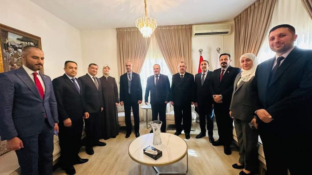 وكيل الوزارة للشؤون القانونية والشؤون متعددة الأطراف يزور القنصلية العامة في جدة