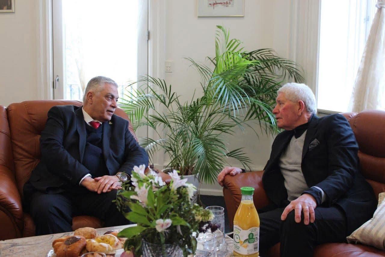 القائم بالاعمال المؤقت السيد (حيدر راضي ناصر الشمرتي) يلتقي بالســـــــــــــــــــيد (علي فريق محمد)  المدير العام لشركة (سكانديفاز)