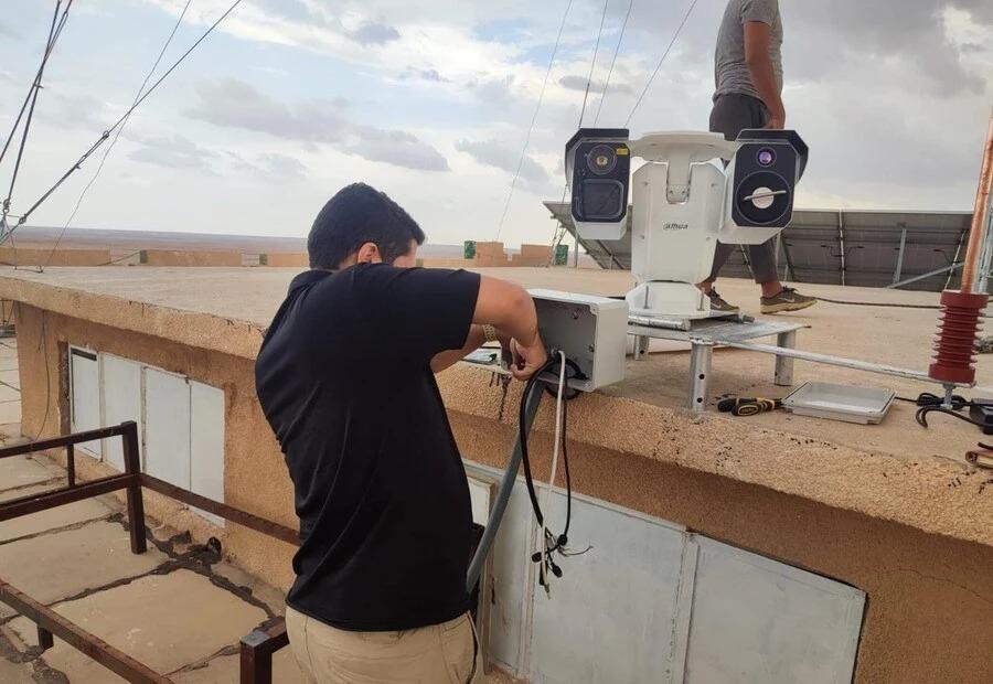 أكثر من 975 كاميرا حرارية وليزرية لمراقبة الشريط الحدودي مع سوريا في الأنبار