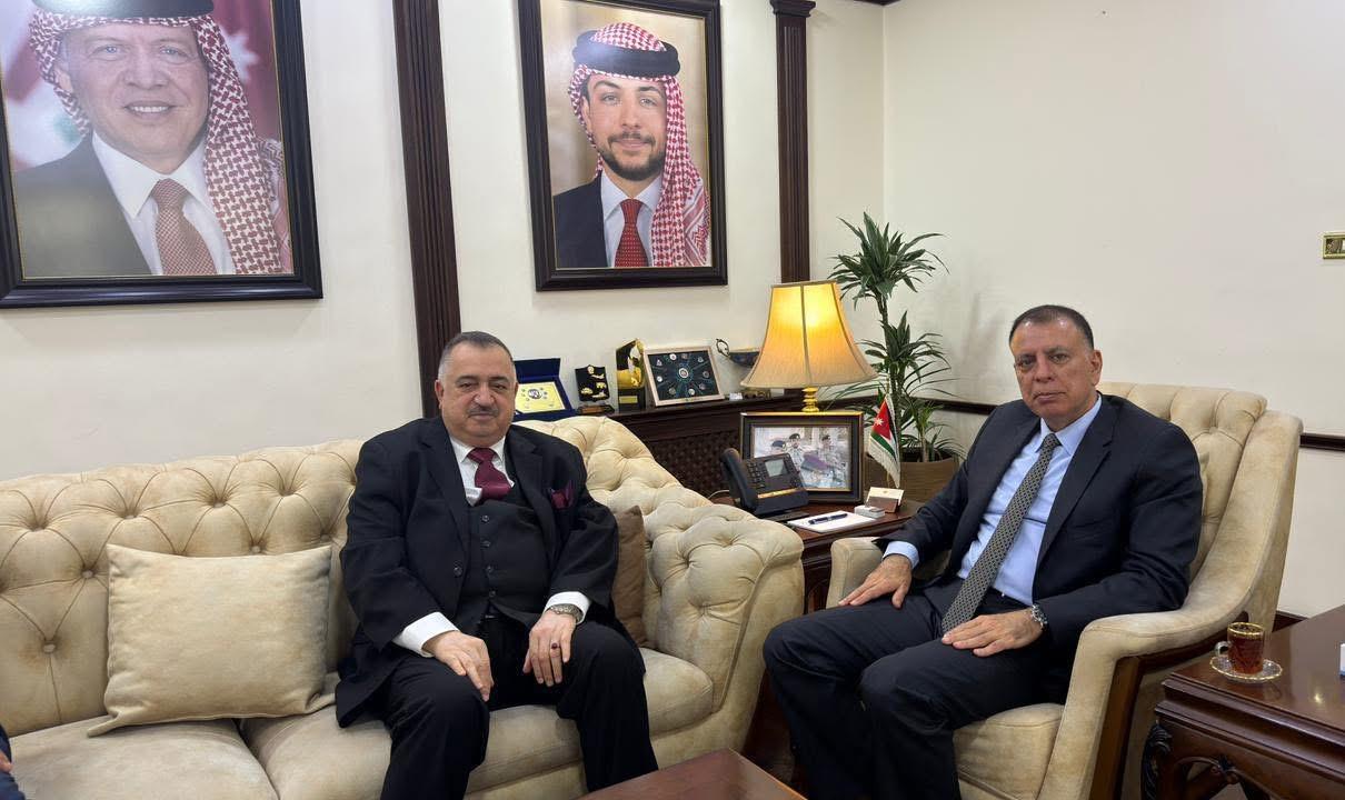 سفير جمهورية العراق لدى المملكة الأردنية الهاشمية يلتقي وزير الداخلية 