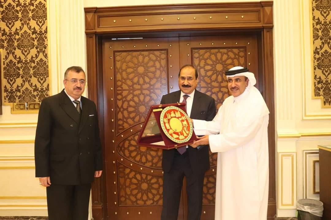 معالي الكابتن ناصر بندر الشبلي بمعية السفير البرزنجي يلتقي مع سعادة السيد جاسم بن سيف السليطي