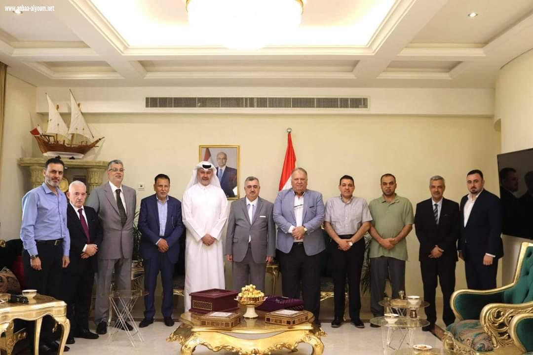 السفير عمر البرزنجي يستقبل سعادة الدكتور عبدالله الانصاري رئيس الإدارة الطبية بمؤسسة حمد الطبية وعددا من الاطباء العراقيين الأخصائيين