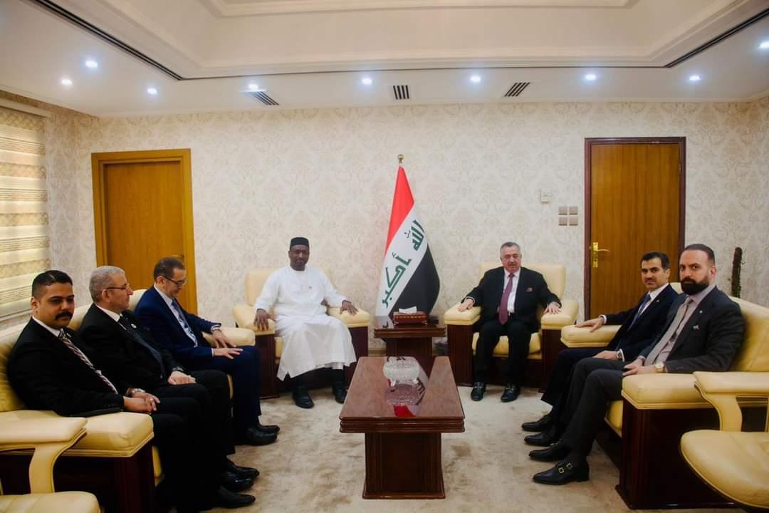 وكيلا وزارة الخارجية يستقبلان الأمين العام لمجمع الفقه الإسلامي الدولي المنبثق عن منظمة التعاون الإسلامي (كلٌ على حدة)