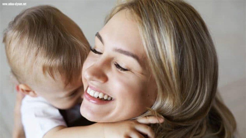 دراسة جديدة : العناق أفضل من الدواء بالنسبة للأطفال