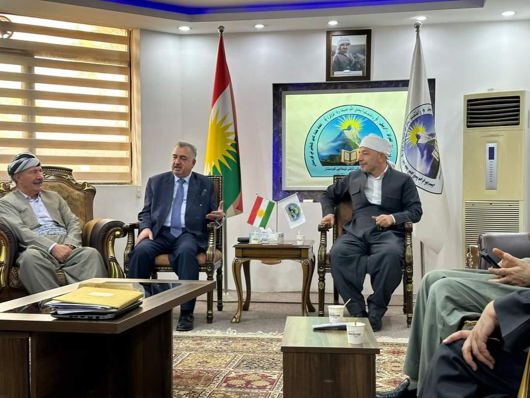 وكيل وزارة الخارجية عمر البرزنجي  يزور السيد رئيس اتحاد علماء المسلمين في كوردستان العراق  فضيلة الشيخ عبدالله ويسي