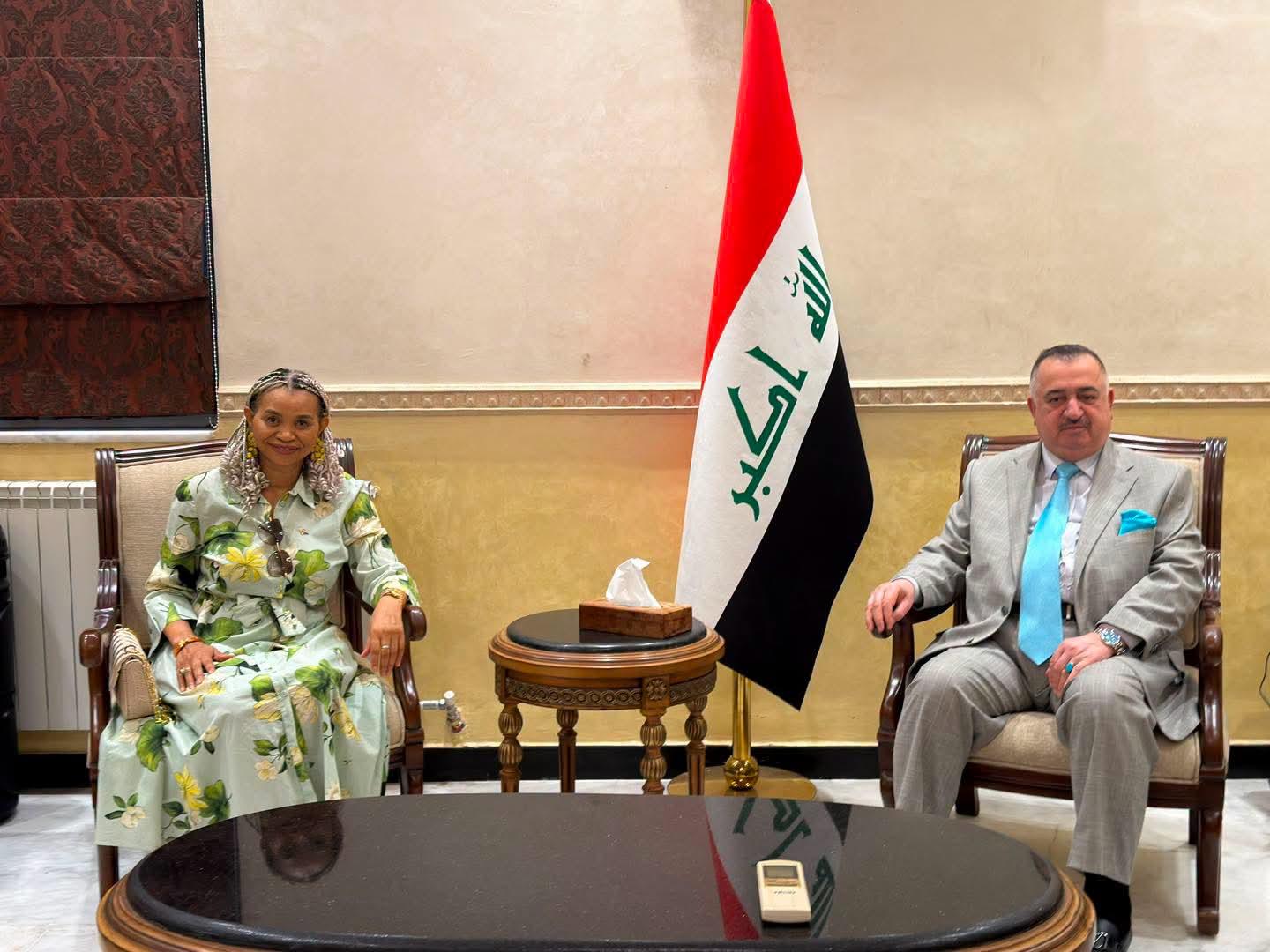 سفير جمهورية العراق لدى المملكة الأردنية الهاشمية يستقبل سفيرة جمهورية جنوب أفريقيا (غير المقيمة) لدى جمهورية العراق