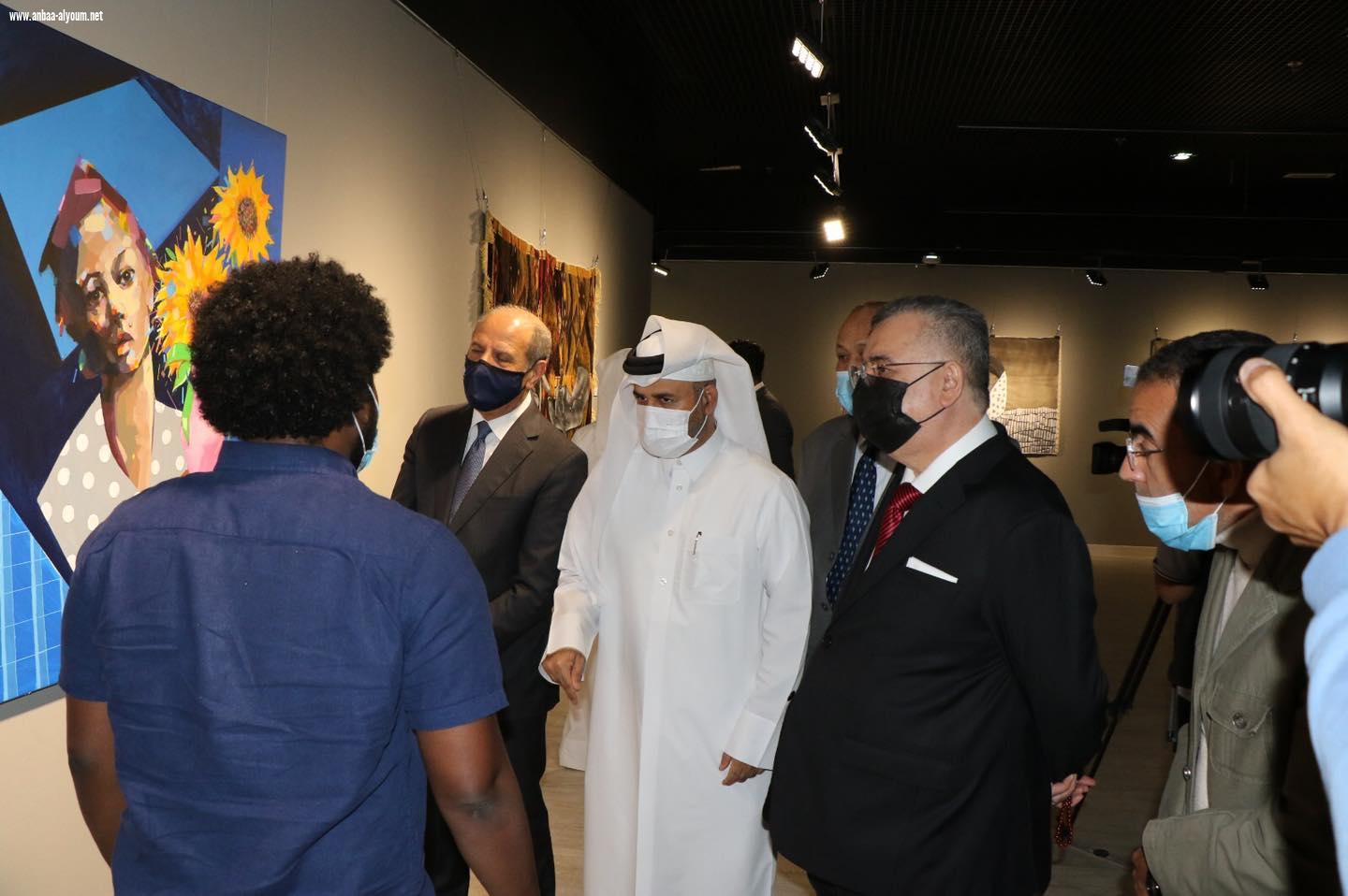 السفير عمر البرزنجي يشارك في افتتاح معرض في كتارا 