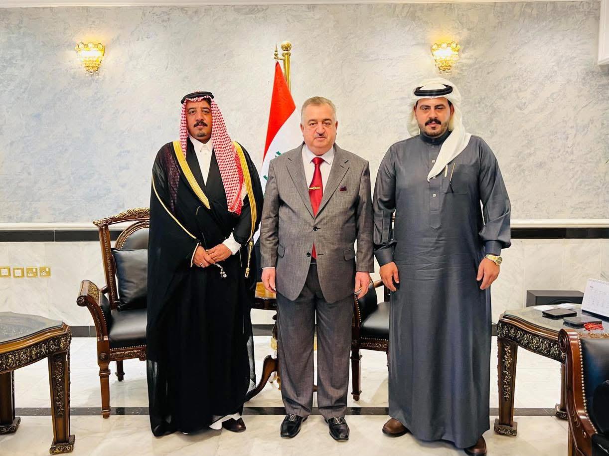 سفير جمهورية العراق لدى المملكة الأردنية الهاشمية يستقبل الشيخ فيصل العابد الدعجة