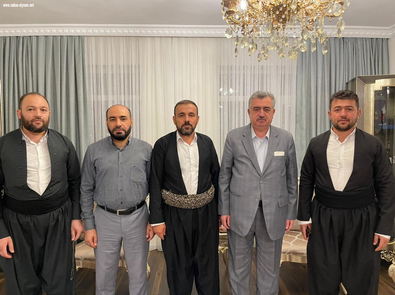 السفير عمر البرزنجي يستقبل الشيخ زانست الشيخ عبدالمطلب في منزله في السليمانية .