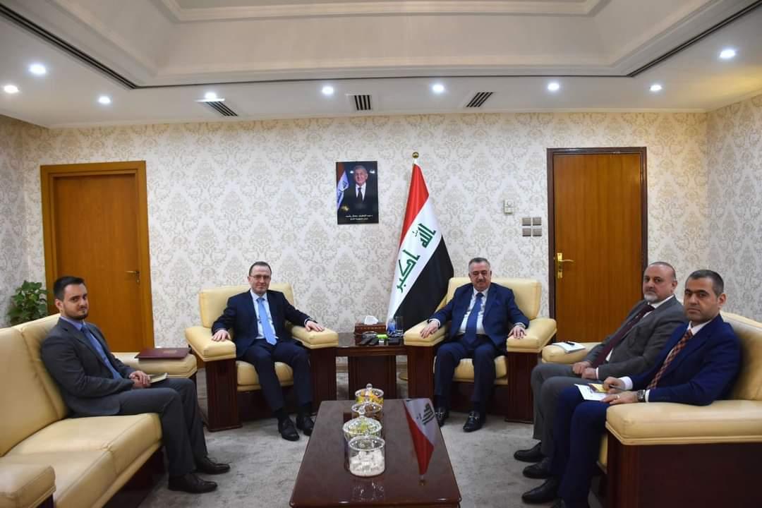 وكيل وزارة الخارجيَّة للشُؤُون مُتعددة الأطراف والشُؤُون القانونيَّة يستقبل السفير الروسي لدى العراق