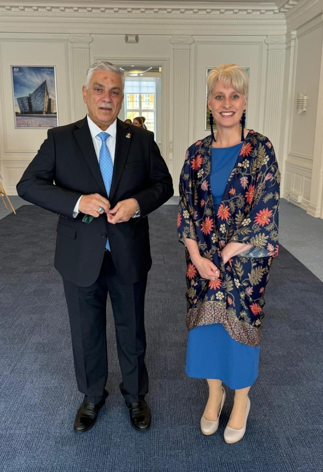 رئيس بعثة جمهورية العراق في الدنمارك يشارك  احتفالية  تتويج وعيد ميلاد ملك بريطانيا  ..