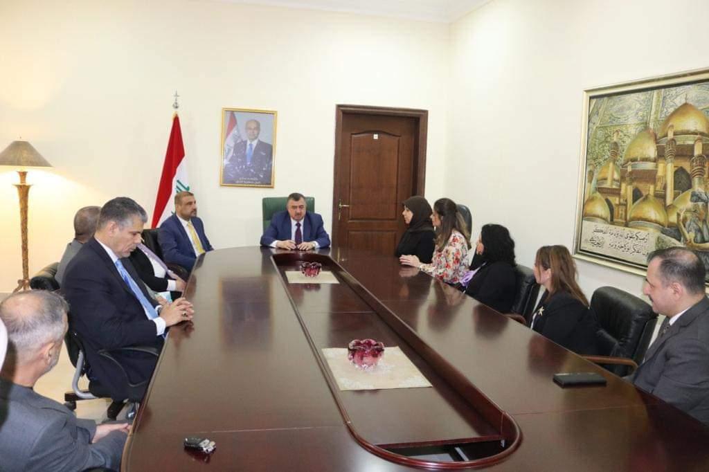 السفير البرزنجي يجمع اجتماعه الاخير مع كادر سفارة جمهورية العراق لدى دولة قطر