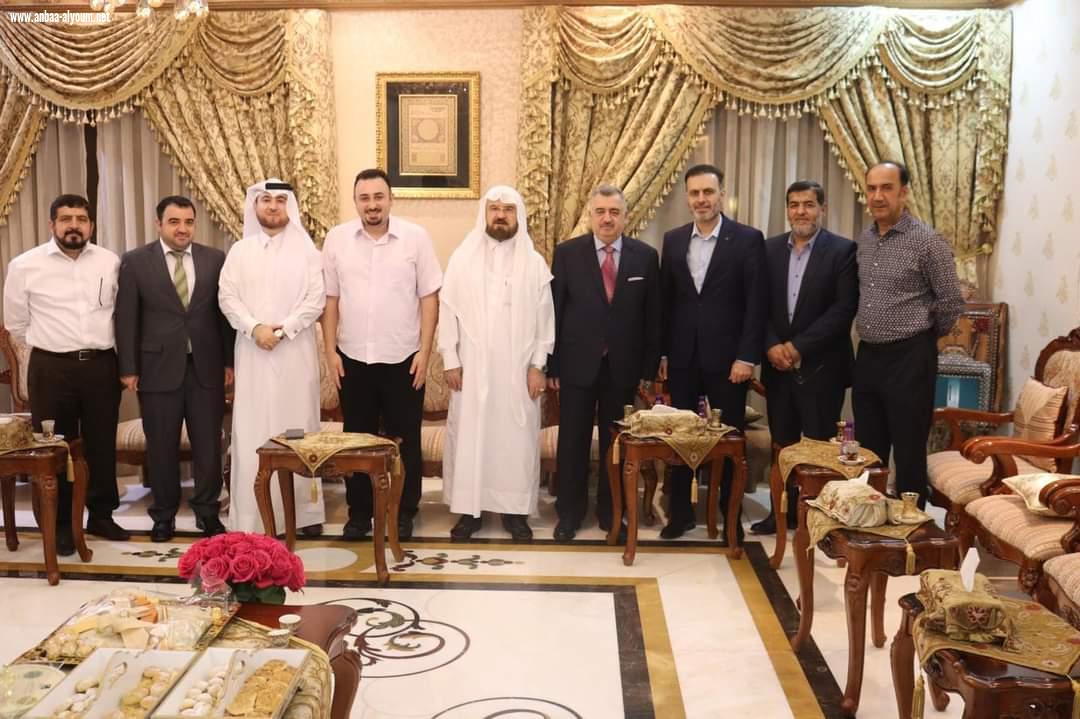 السفير عمر البرزنجي يزور سماحة البروفيسور الدكتور علي القرداغي الأمين العام لعلماء  المسلمين في دار سكنه في العاصمة القطرية الدوحة لتقديم التهنئة بمناسبة عيد الأضحى المبارك