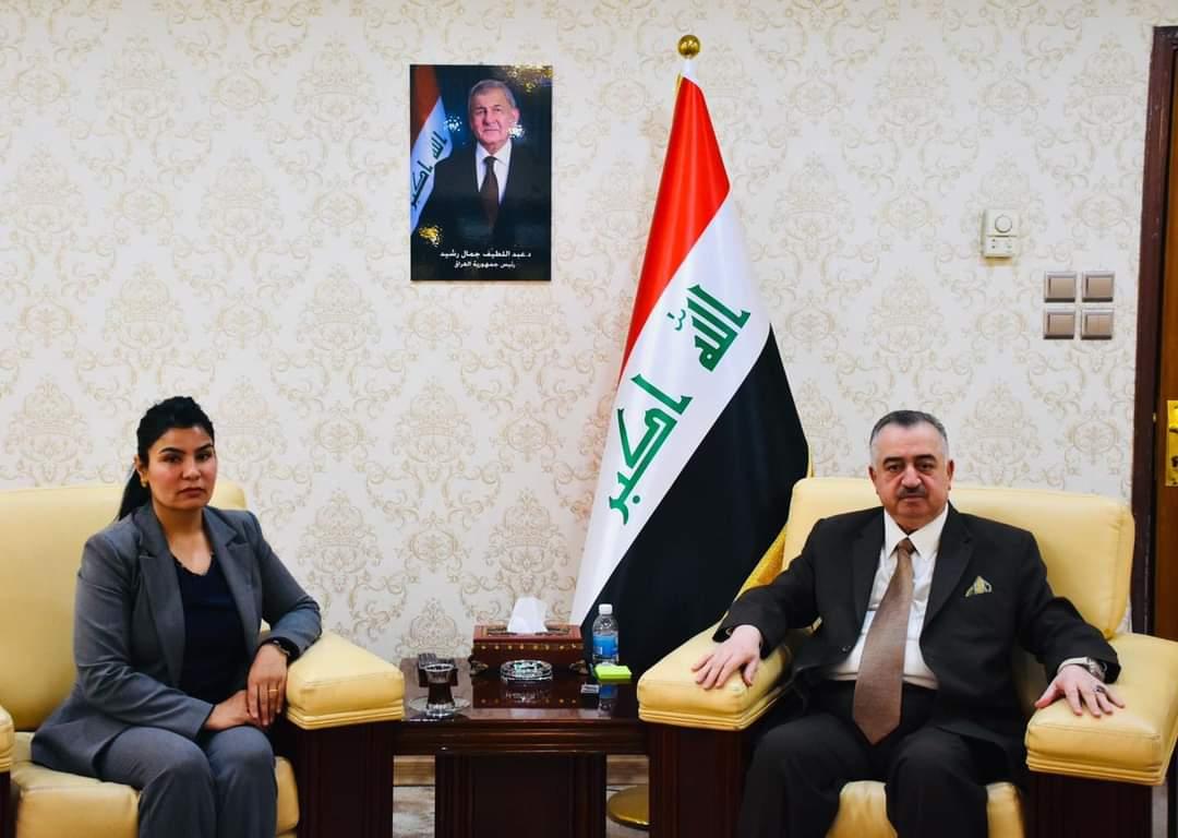 وكيل وزارة الخارجية للشؤون متعددة الأطراف والشؤون القانونية يستقبل عضو لجنة الشهداء والضحايا والسجناء السياسيين في مجلس النواب