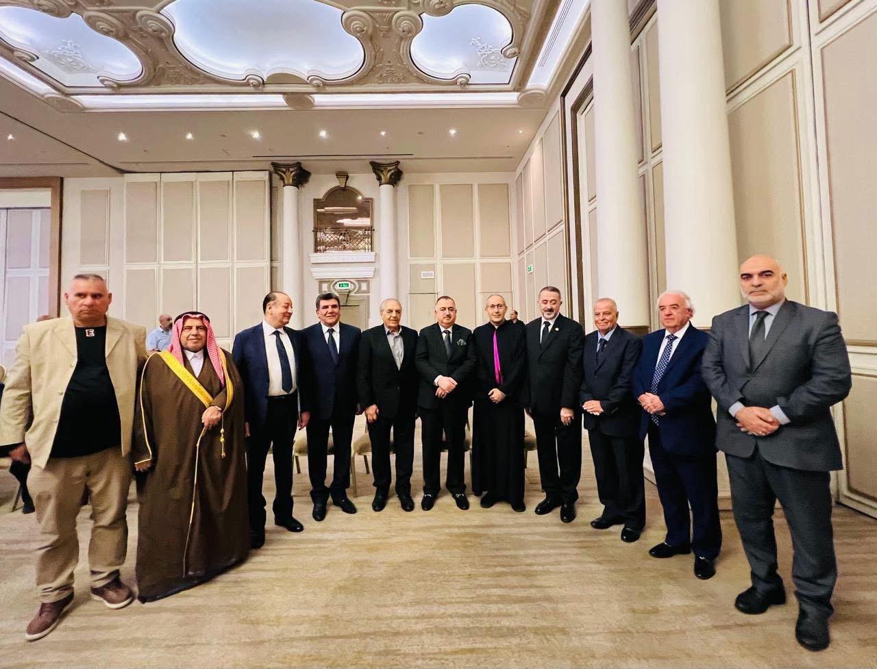 الجالية العراقية في عمّان تقيم مجلس عزاء وحفلًا تأبينيًا لشهداء كنيسة الكرك بحضور السفير عمر البرزنجي.