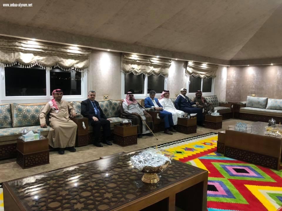 السفير عمر البرزنجي يلبي دعوة عشاء من قبل سعادة ‏السيد محمد جابر حمد الحنزاب (قبيلة المرة