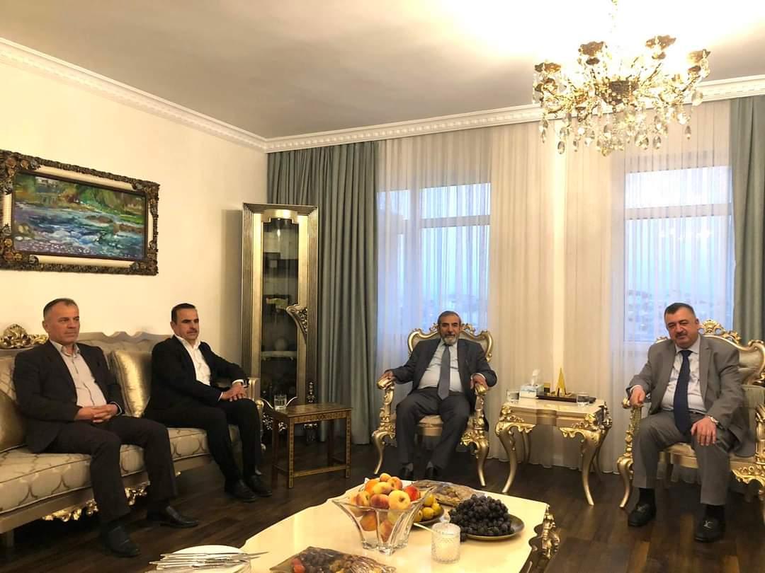 الامين العام للاتحاد الاسلامي الكوردستاني الاستاذ صلاح الدين  محمد بهاء الدين يزور وكيل وزارة الخارجية عمر البرزنجي في منزله في السليمانية