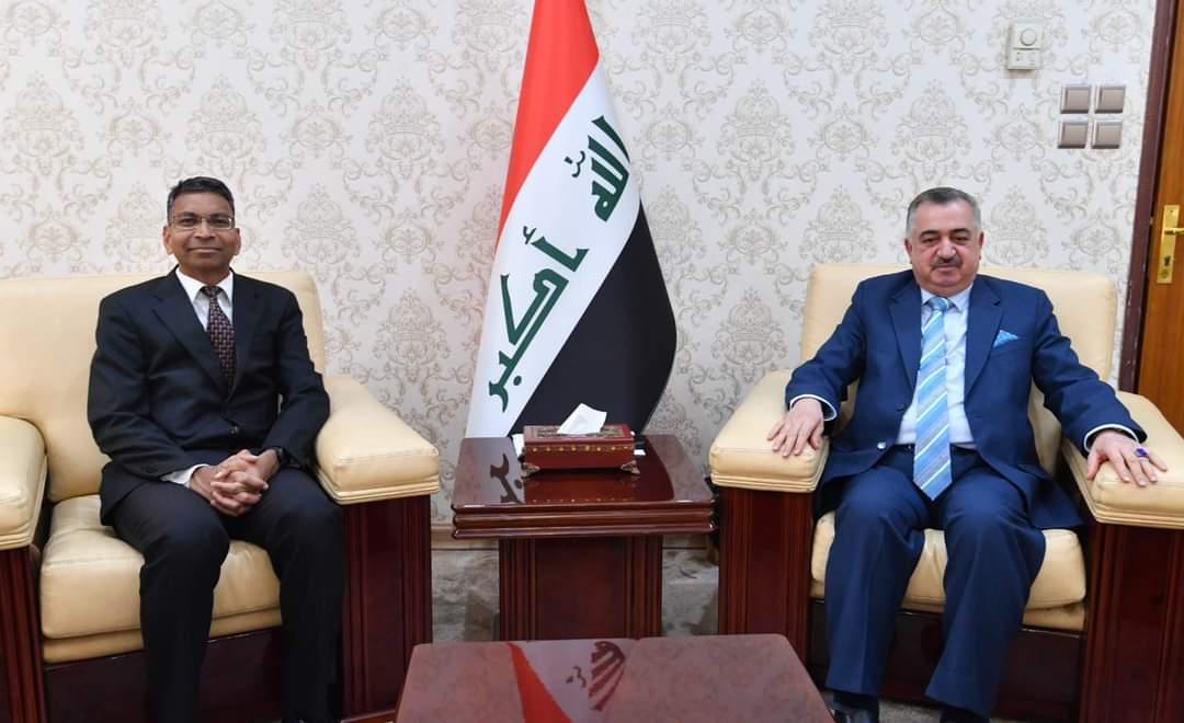 وكيل وزارة الخارجيَّة للشُؤُون مُتعددة الأطراف والشُؤُون القانونيَّة يستقبل السفير الهنديّ لدى العراق