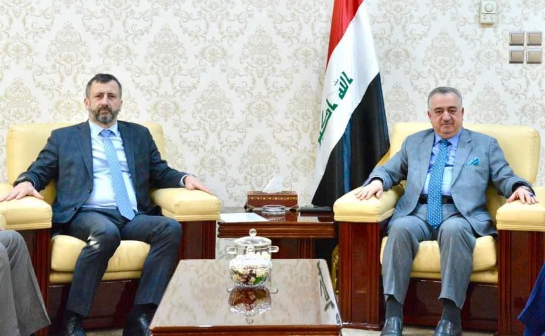 وكيل وزارة الخارجية للشؤون متعددة الأطراف والشؤون القانونية يستقبل سفير جمهورية التشيك لدى جمهورية العراق 
