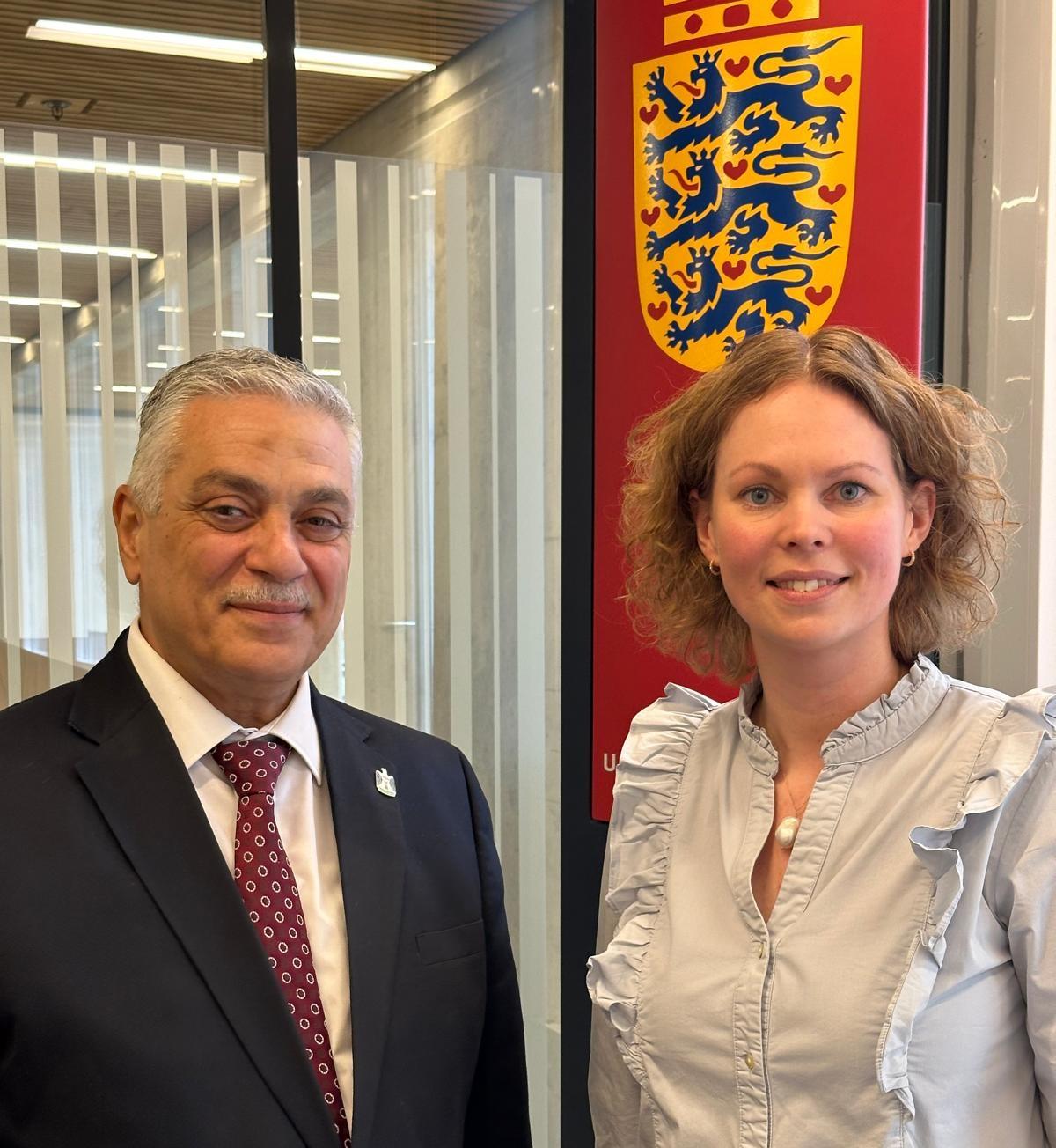  رئيس بعثة جمهورية العراق  يلتقي السفيرة  كميليا رازموس . 