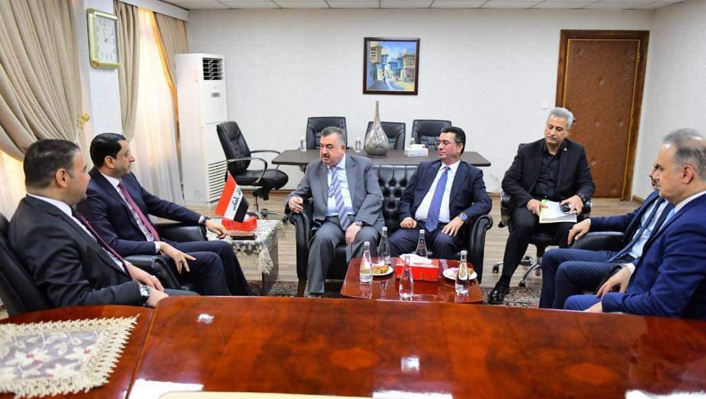 الأمين العام لمجلس الوزراء يلتقي وكلاء وزارة الخارجية 