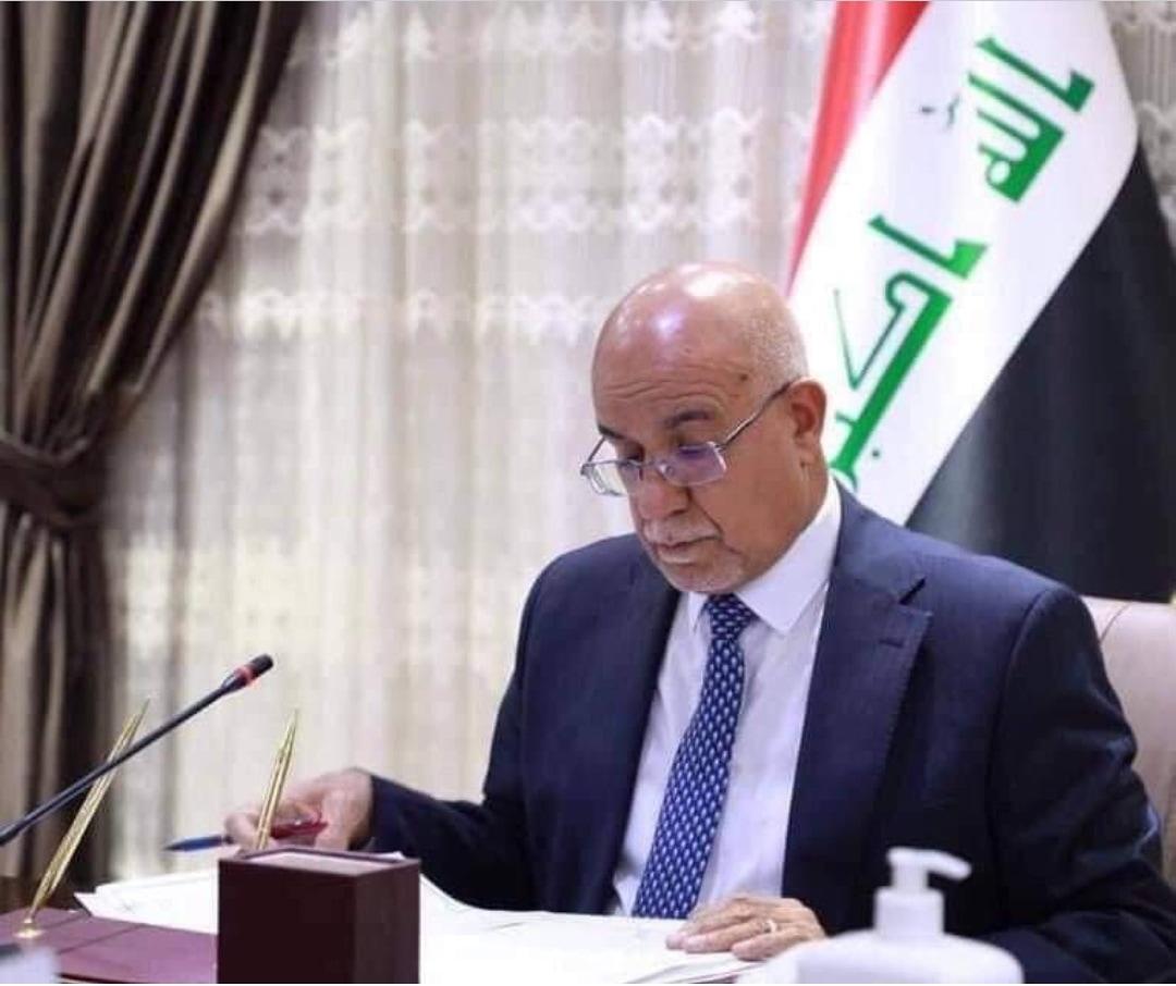 وزير الصحة الدكتور صالح مهدي الحسناوي يوجه دائرة التخطيط وتنمية الموارد في الوزارة بدعوة خريجي (الجامعات العراقية وغير العراقية المعترف بها )