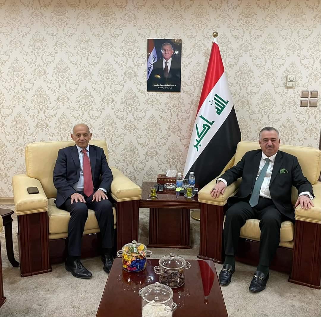 الوكيل البرزنجي يستقبل السفير د. جواد الهنداوي