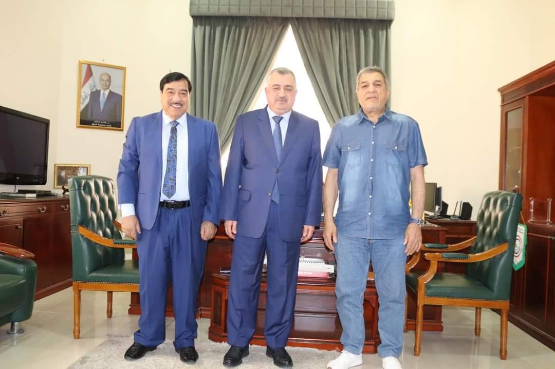 السفير عمر البرزنجي يلتقي مع الكابتن مجبل فرطوس و الكابتن كاظم شبيب