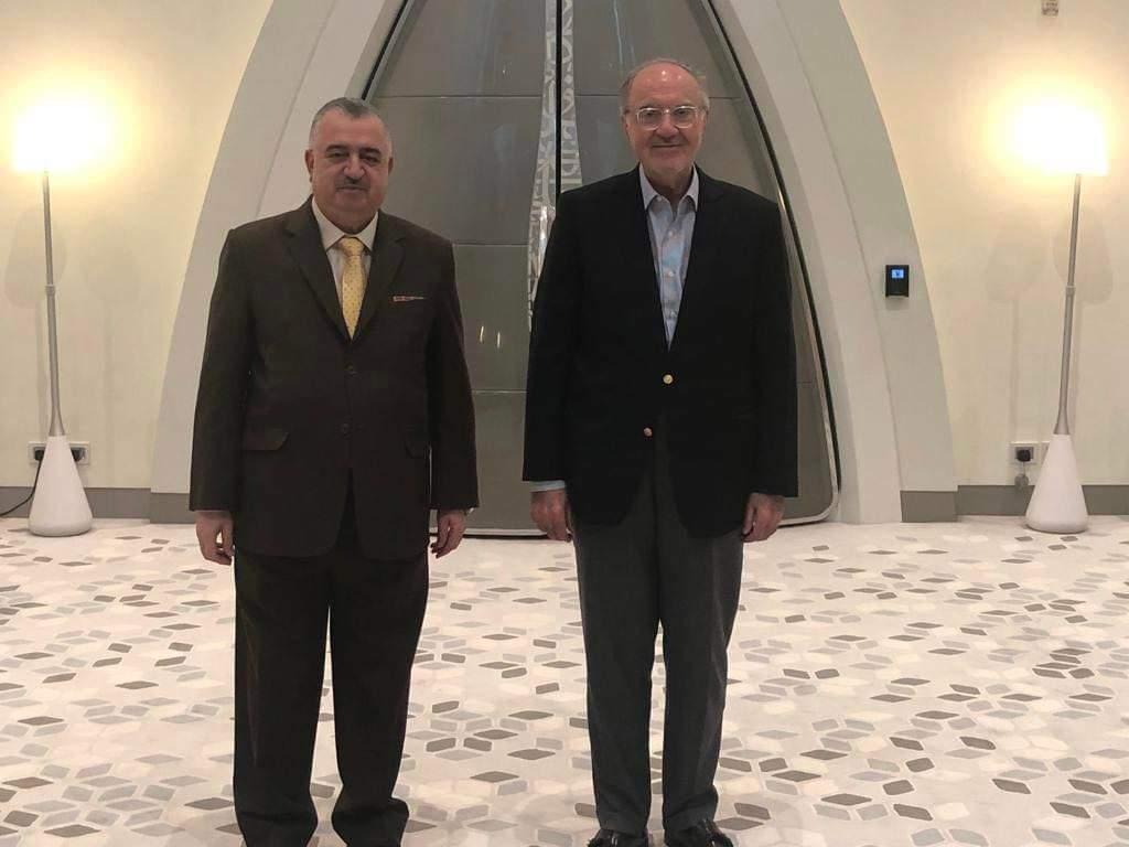 السفير البرزنجي يستقبل معالي وزير المالية في مطار حمد الدولي في الدوحة