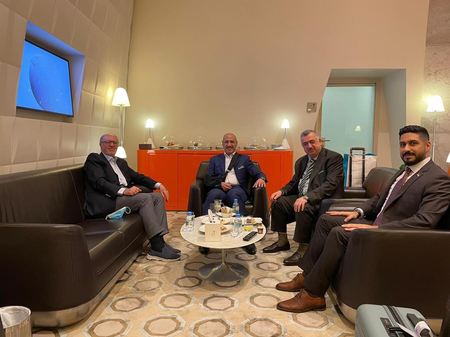 السفير البرزنجي يستقبل معالي وزير المالية ومعالي وزير الشباب والرياضة في مطار حمد الدولي