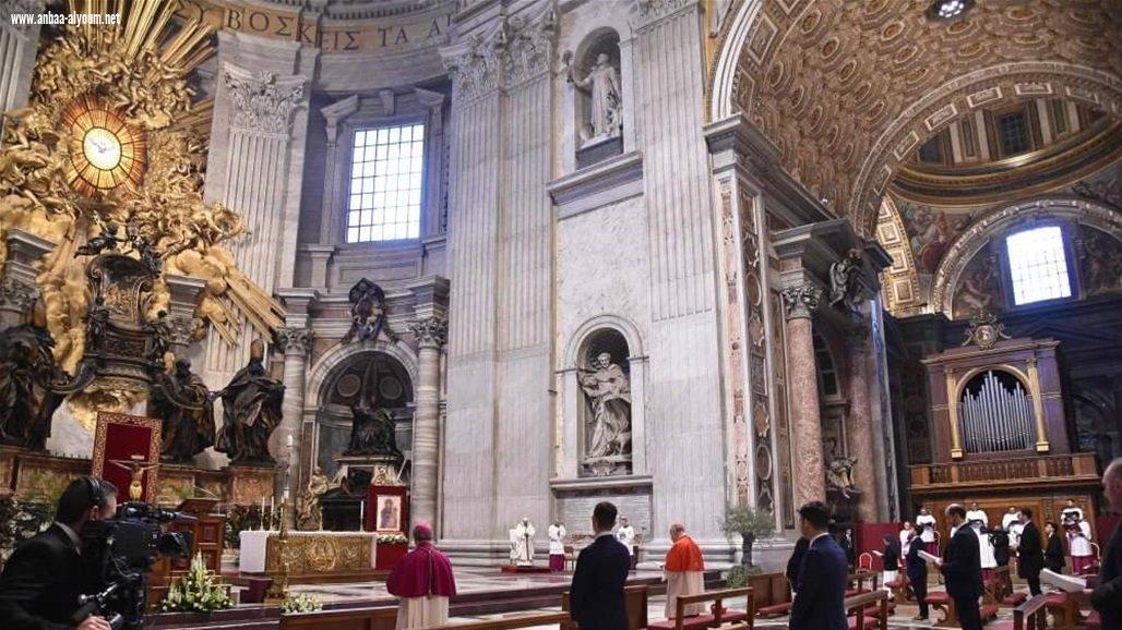 دون مصلين.. البابا يحتفل بعيد الفصح