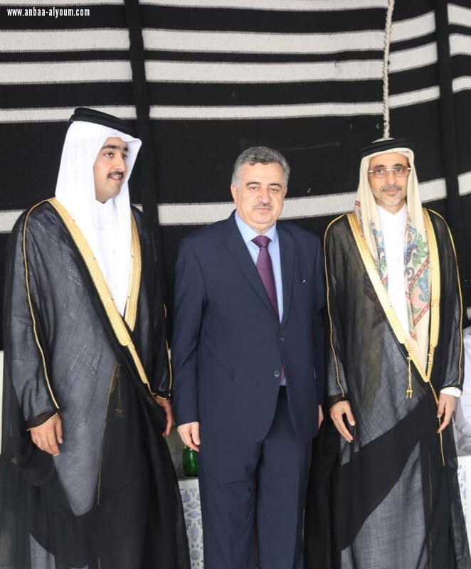 السفير عمر البرزنجي السيد وزير الثقافة والرياضة لدولة قطر الشقيقة سعادة صلاح بن غانم بن ناصر العلي ويقدم له اجمل التهاني بمناسبة زواج نجله السيد غانم