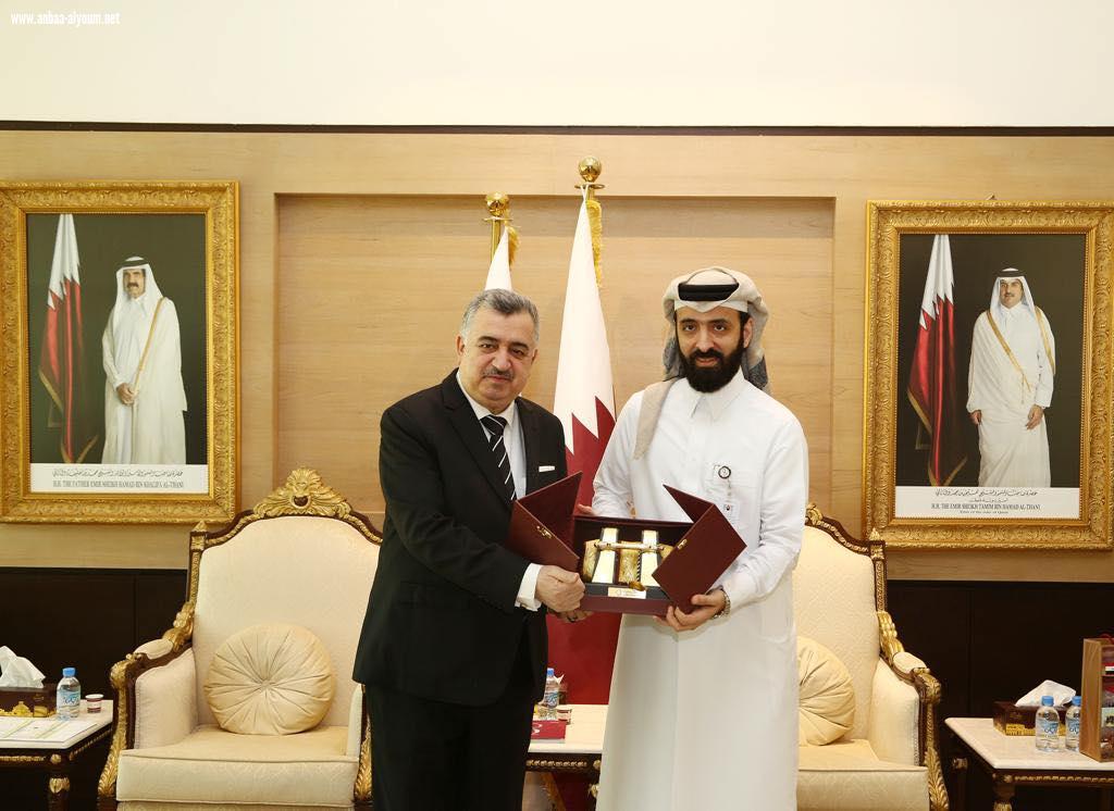 السفير عمر البزنجي يلتقي مع مسؤولين في جمعية قطر الخيرية.