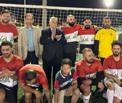 رئيس بعثة جمهورية العراق في كندا يشارك افراح فوز شباب الجالية العراقية الرياضي.