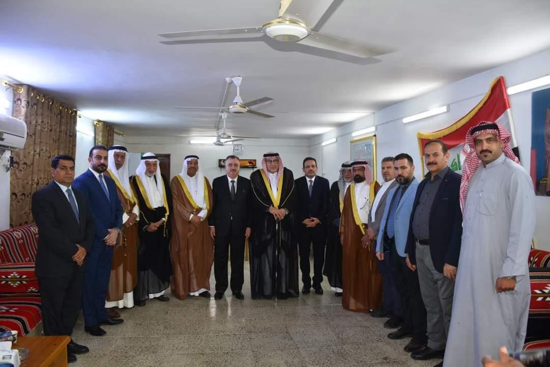 وكيل وزارة الخارجية عمر البرزنجي يلبّي دعوة الشيخ جواد كاظم الشيحان المعيني