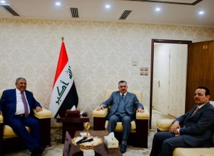 السفير البرزنجي يستقبل السفير المتقاعد عبدالله الجبوري