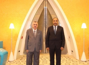 السفير البرزنجي يستقبل وزير الثقافة والسياحة والآثار في مطار  حمد الدولي . 