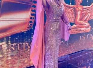 الشاعرة هويدا ناصيف تكرّم في مهرجان همسة للدورة التاسعة.