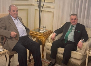 السفير البرزنجي يلتقي رئيس الوزراء الأسبق د. اياد علاوي في عمان