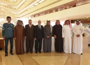 لبى معالي الدكتور عبد الكريم السامرائي وزير العلوم والتكنلوجيا الاسبق والمستشار الحالي لفخامة رئيس الجمهورية مع السفير عمر البرزنجي