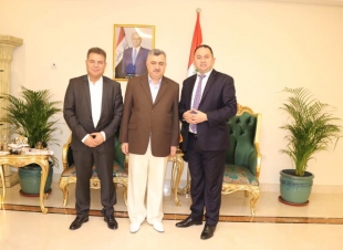 السفير عمر البرزنجي يستقبل الدكتور آسو فريدون محافظ السليمانية السابق في دار السكن بالعاصمة القطرية الدوحة