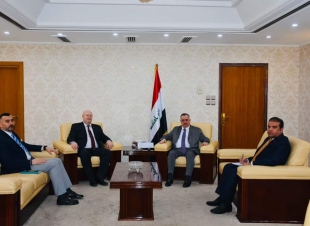 وكيل وزارة الخارجيَّة للشُؤُون مُتعددة الأطراف والشُؤُون القانونيَّة يستقبل القائم بالأعمال المؤقت لسفارة أوكرانيا لدى جمهورية العراق 