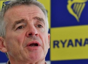 رئيس شركة طيران شهيرة يدعو إلى تشديد الاجراءات ضد المسلمين في المطارات