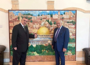 السفير البرزنجي يُجري زيارة تضامنيه الى سفارة دولة فلسطين الشقيقة لدى دولة قطر