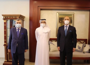 لقاء يجمع  وزير الشباب والرياضة العراقي و وزير الثقافة والرياضة القطري بحضور السفير عمر البرزنجي
