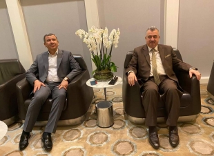 السفير البرزنجي يستقبل معالي السيد وزير النفط خلال مروره عبر دولة قطر