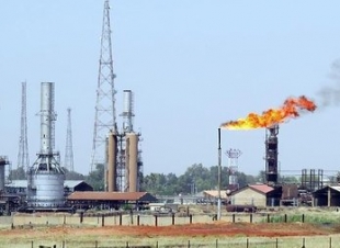 انباء عن استقرار بسوق النفط ..وخام البصرة الخفيف اكثر من 46 دولارا للبرميل