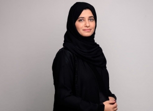 تكليف الفنانة زهرة الغامدي بتصميم عمل فني عام لواجهة حي جميل في جدة